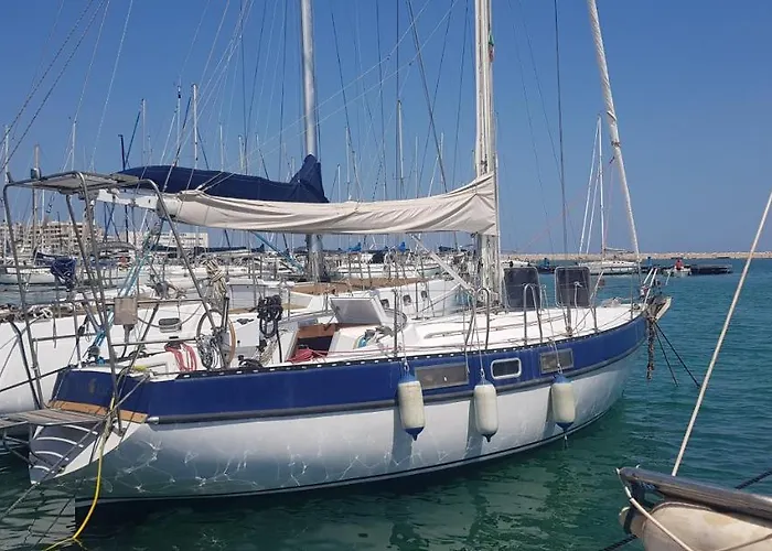 Bed & Boat Quo Vadis Yacht Bed & Breakfast Bari