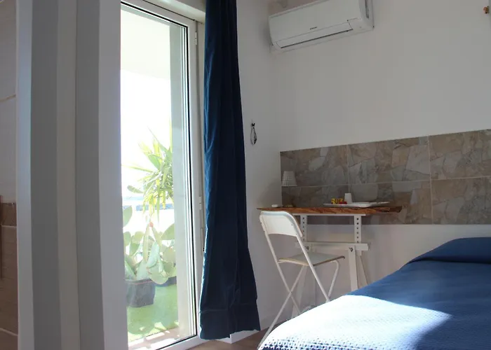 Bariairport Bed & Breakfast