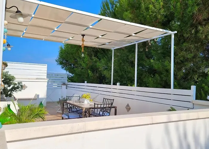 Maruggio Hotels