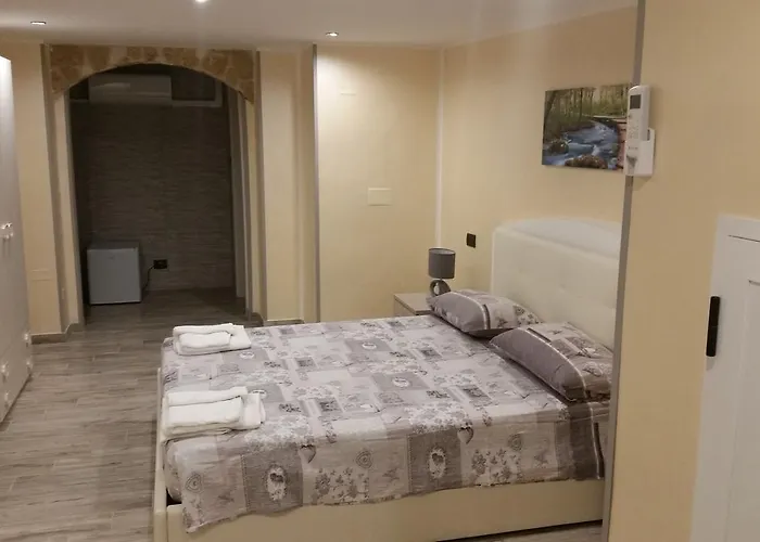 Brindisi hotels near Chiesa di Santa Teresa